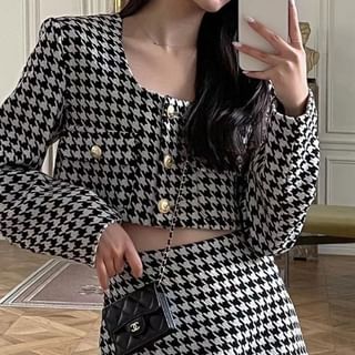 Scoop Neck Button-Up Tweed Crop Jacket / High Rise Mini A-Line Skirt