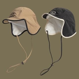 Lettering Print Hat Trapper