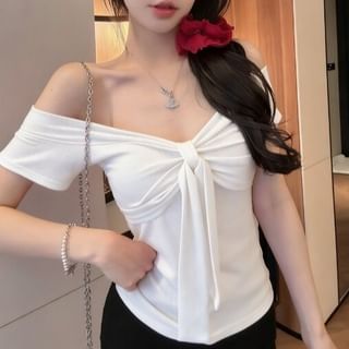 Short-Sleeve V-Neck Ruched Padded T-Shirt Plain