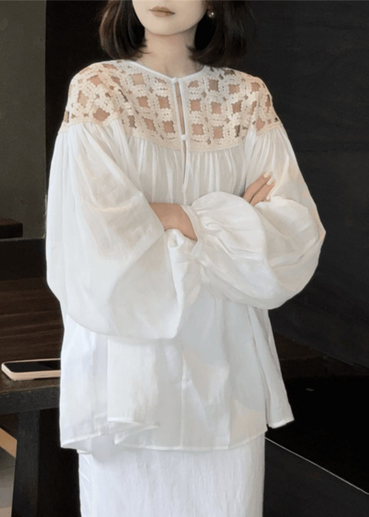 Stylish Shirts O-Neck Hollow White Cotto Out Silk Wrinkled Fall