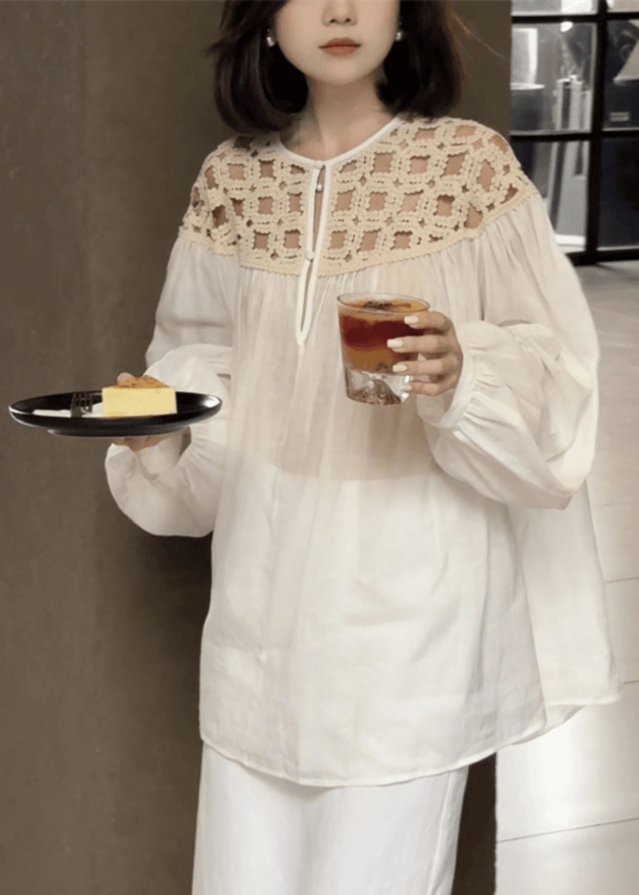 Stylish Shirts O-Neck Hollow White Cotto Out Silk Wrinkled Fall