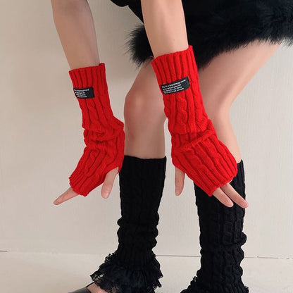 Lettering Knit Gloves