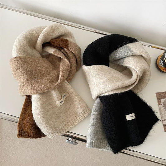 Applique Lettering Block Knit Scarf Color