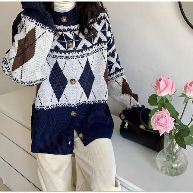 Loose-Fit Cardigan Pattern