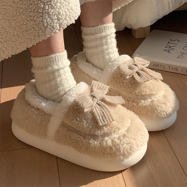 Label Applique Fluffy Slippers