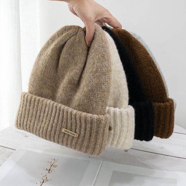Beanie Knit Logo