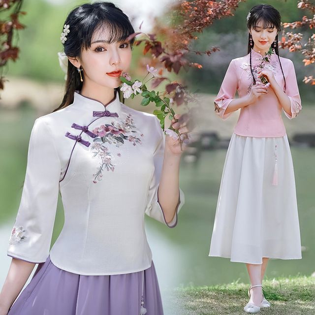 3/4-Sleeve Mock Neck Floral Embroidered Hanfu Top