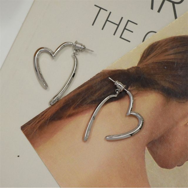 Alloy Earring Through Heart