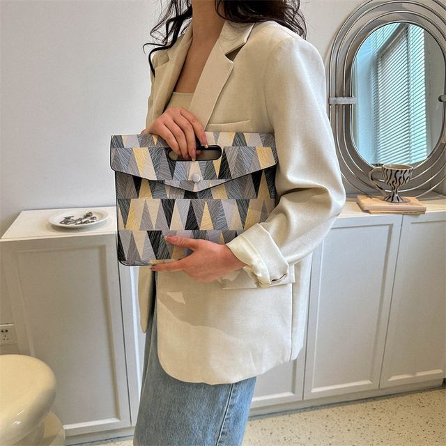 Geometric Print Envelope Clutch