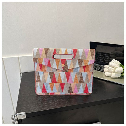 Geometric Print Envelope Clutch