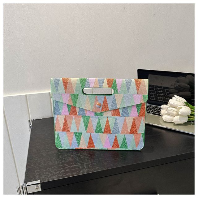 Geometric Print Envelope Clutch