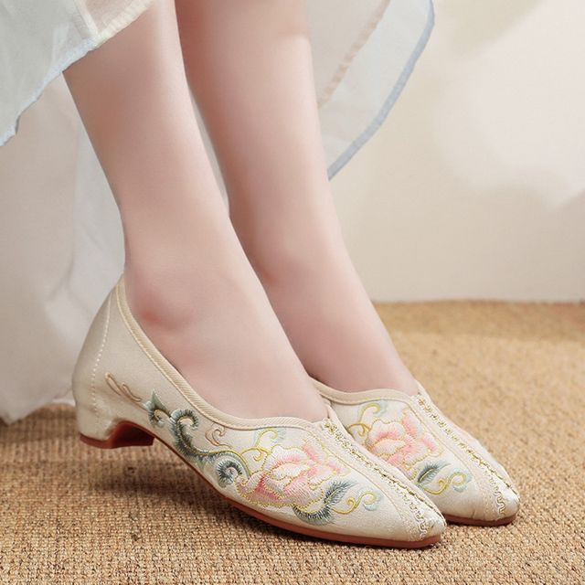 Pumps Satin Floral Embroidered