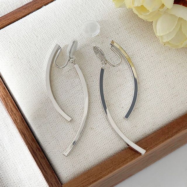 Fringed Alloy Earring Curve
