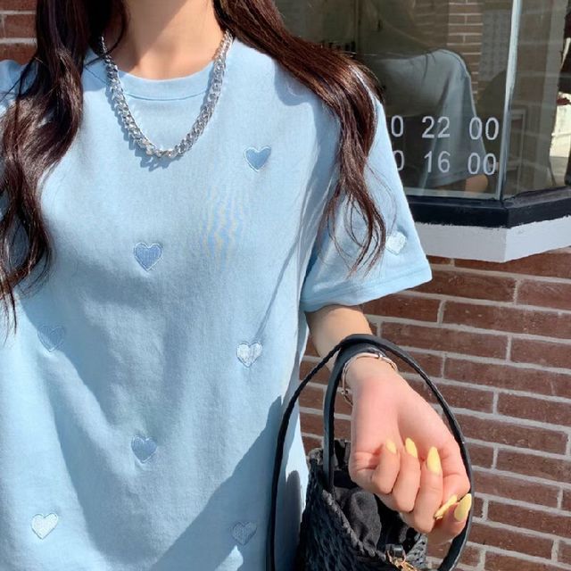 Heart Neck Short-Sleeve Tee Round Embroidered