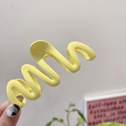 Wavy Plastic Hair Clamp