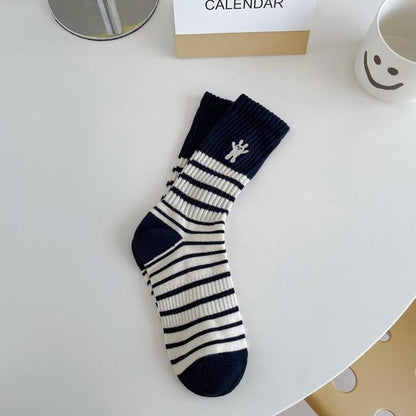 Rabbit Embroidered Socks / Set