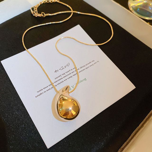 Stud Ear Waterdrop Necklace /