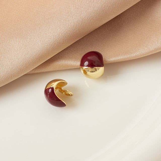 Earring Stud Ear Clip-On / Bead