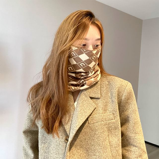 Scarf / Diamond Beanie Multi-Way Knit Print