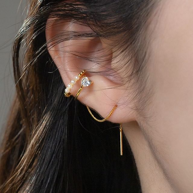 Rhinestone Swirl Ear Cuff