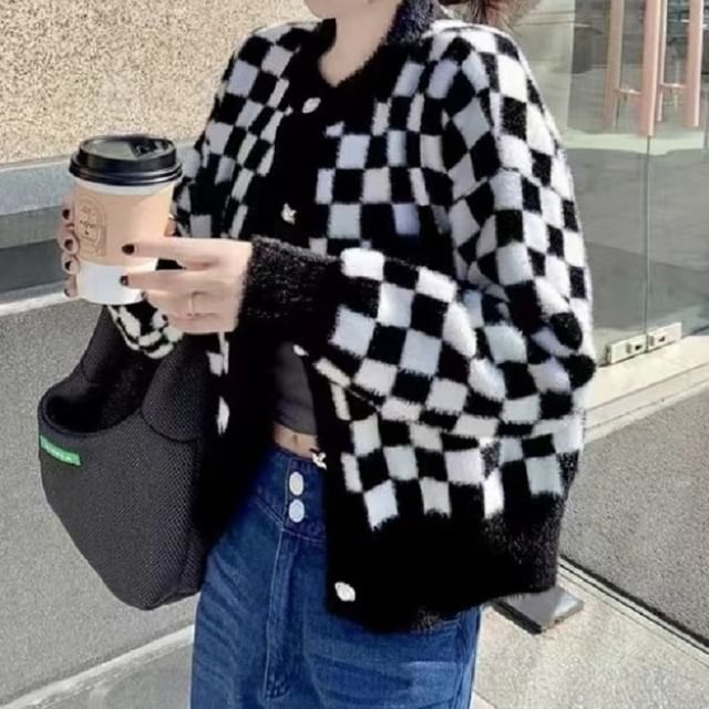 Crew Cardigan Neck Checkerboard