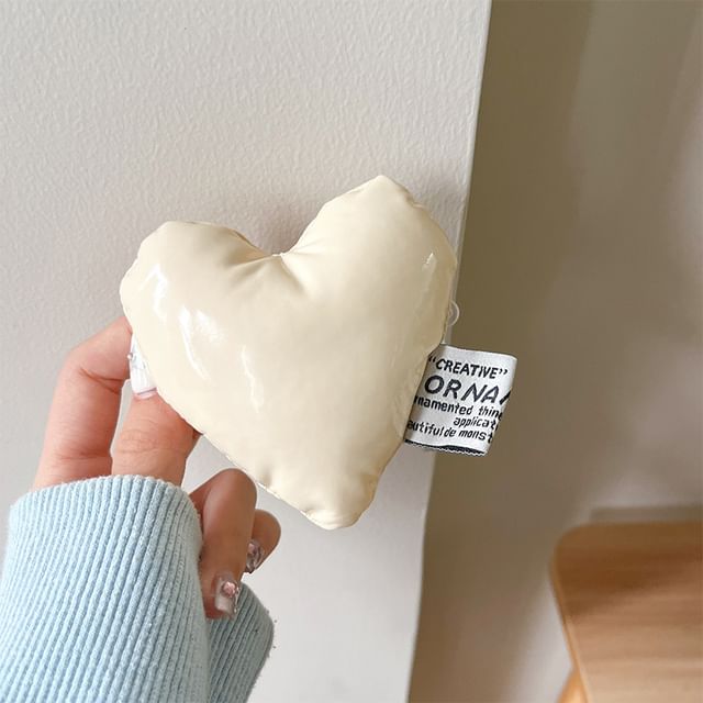 On Clip Padded Lanyard Heart Phone