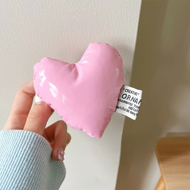 On Clip Padded Lanyard Heart Phone