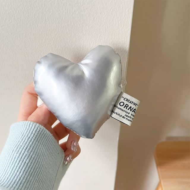 On Clip Padded Lanyard Heart Phone