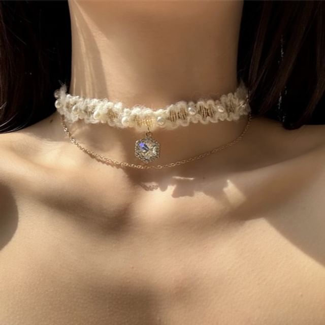 Rhinestone Alloy Yarn Choker Layered