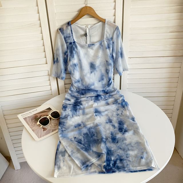 Short-Sleeve Square Neck Tie Dye Ruched Slit Midi Sheath Dress