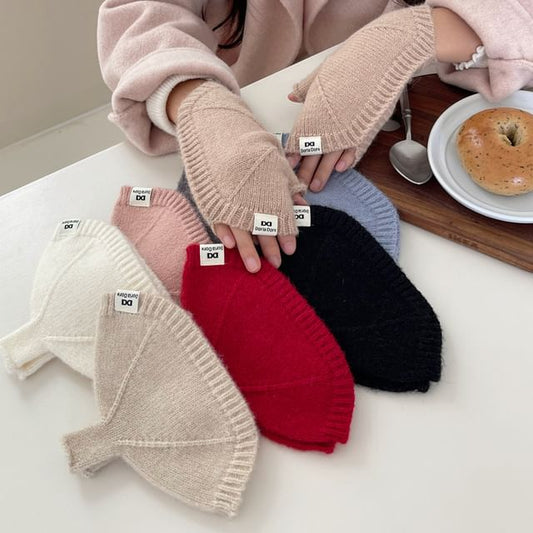 Lettering Applique Fingerless Knit Gloves