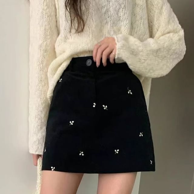 High Waist Flower Embroidered Mini Straight Skirt