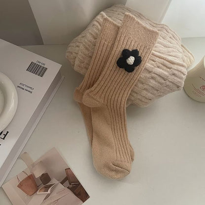 Flower Accent Ribbed Socks