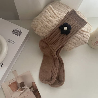 Flower Accent Ribbed Socks