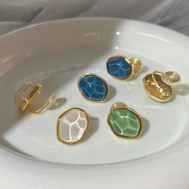 Faux Alloy Ear Irregular Gemstone Cuff