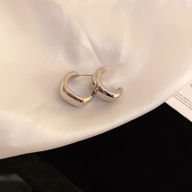 Silver Designs) Tone Earring (Various