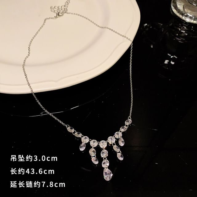 Pendant Alloy Choker (Various Designs)