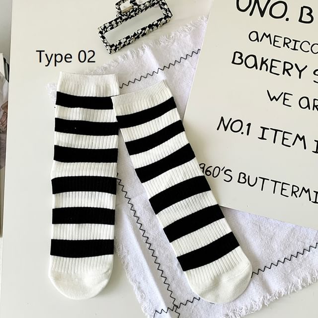 Striped Socks / Plain Socks / Contrast Trim Socks