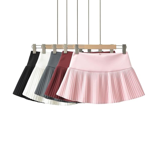 Pleated Mini Skirt with Mid Rise Plain Design