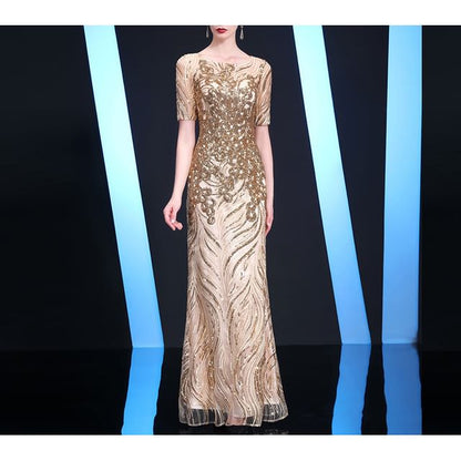 Short-Sleeve Round Neck Patterned Sequin Trumpet Evening Gown