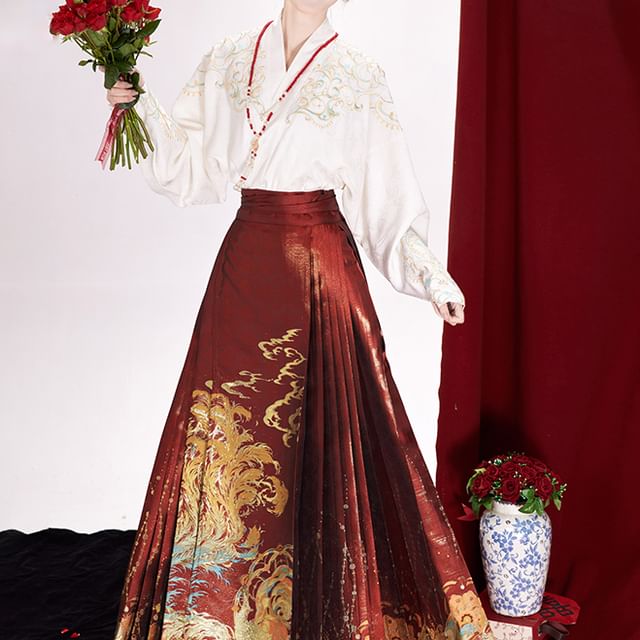 Traditional Chinese Long-Sleeve Top / Print Maxi A-Line Pleated Skirt / Necklace / Set