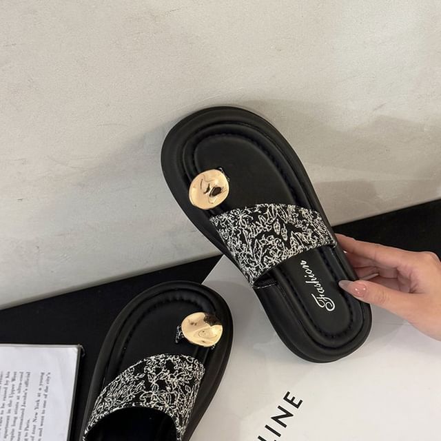 Platform Floral Print Metal Accent Toe Loop Slide Sandals