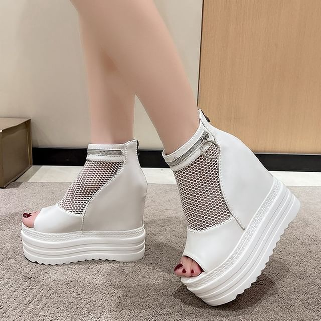 Hidden Platform Wedge Sandals Mesh