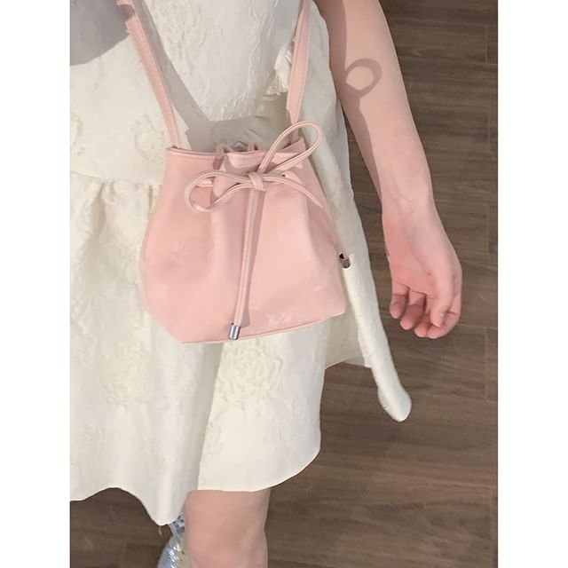 Ribbon Plain Bucket Bag