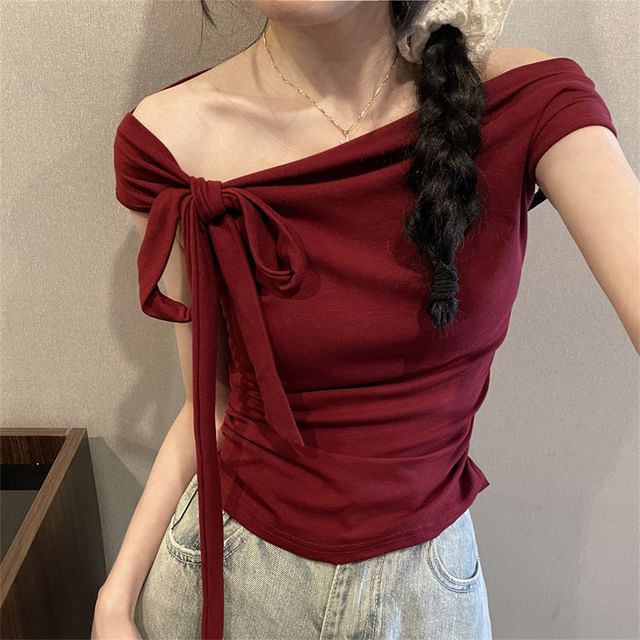 Short-Sleeve Asymmetrical Bow Plain Top