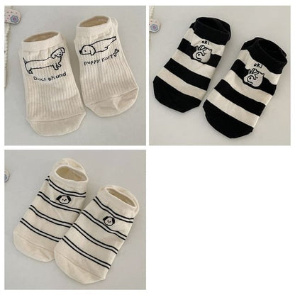 Two Tone Embroidered Low Cut Socks Set