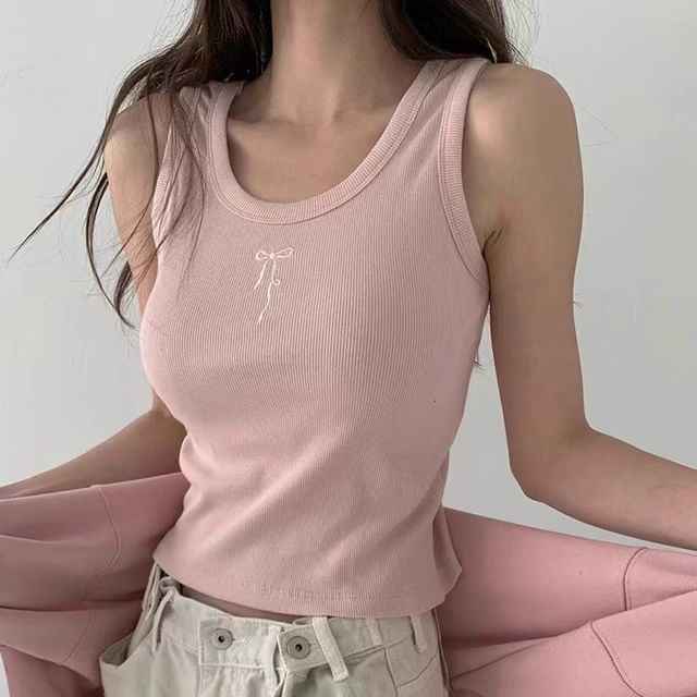 Scoop Neck Bow Embroidered Tank Top