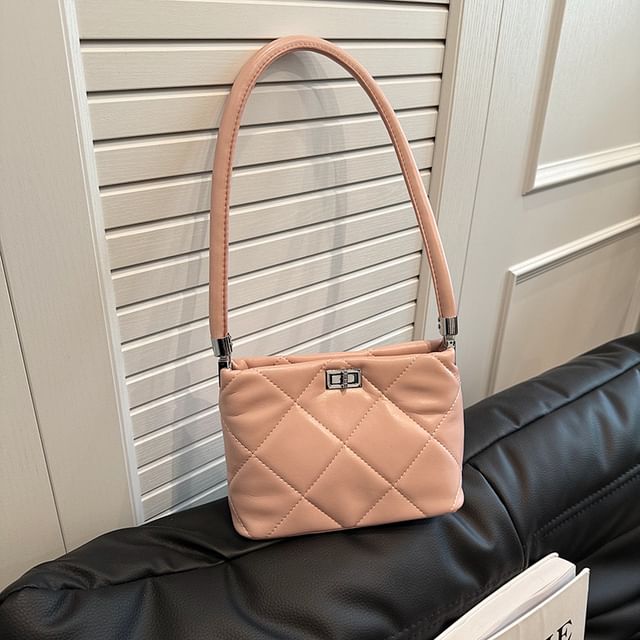 Bucket Bag Quilted Twisted