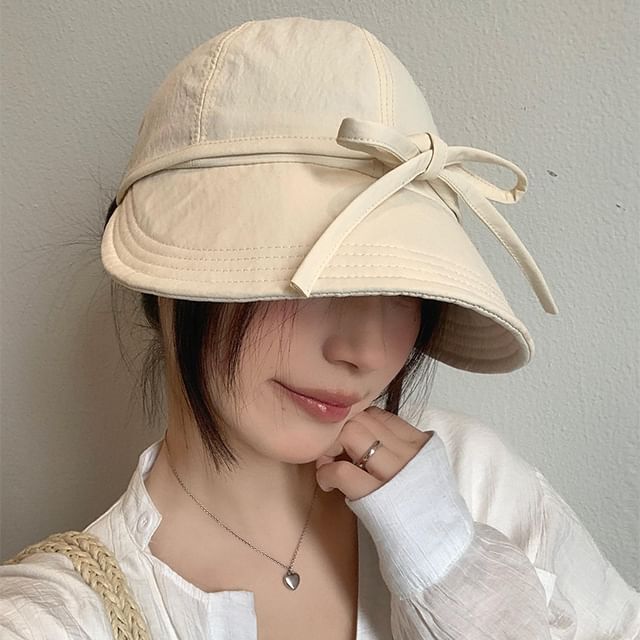 Wide Cap Bow Brim