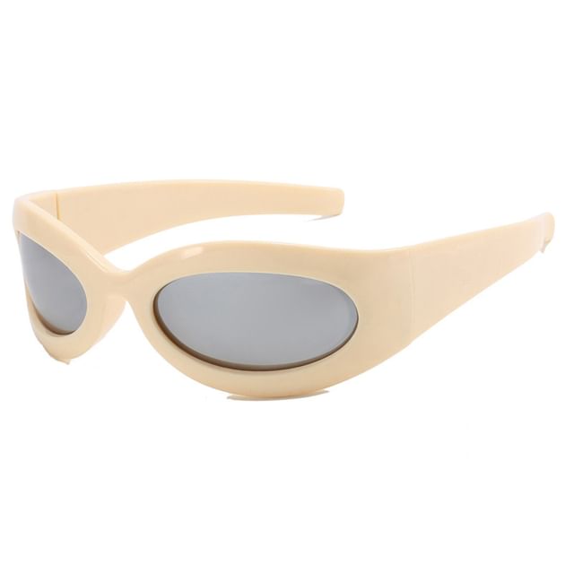 Oval Rimmed Thick Sunglasses